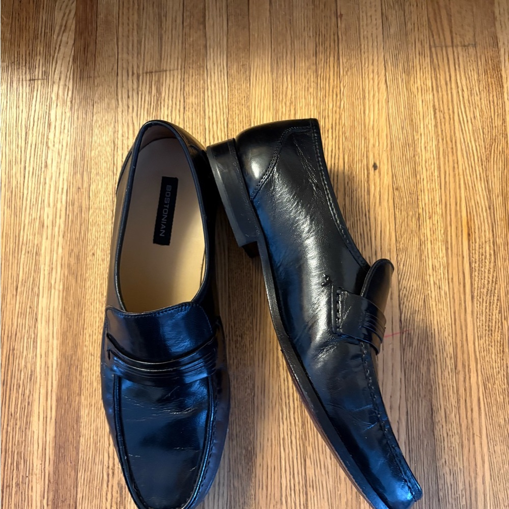 Bostonian Black Leather Loafers for Men - Picture 6 of 8